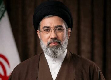 آیت‌الله سید مجتبی حسینی خامنه‌ای سومین رهبر انقلاب اسلامی ایران شدند